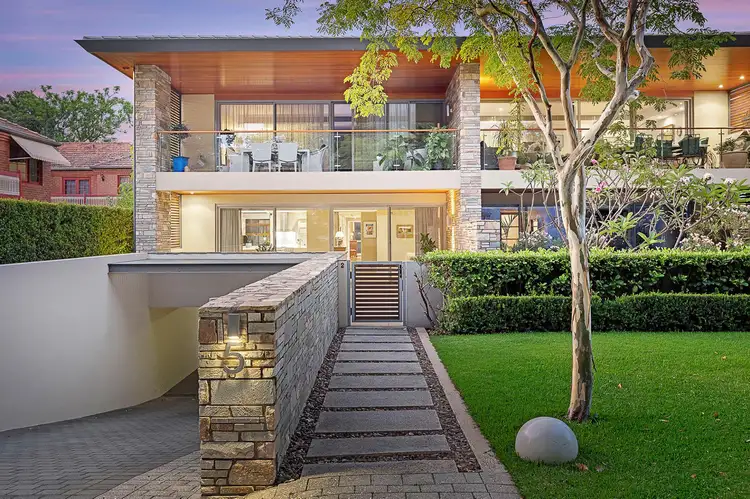 2/5 The Avenue, Crawley WA 6009