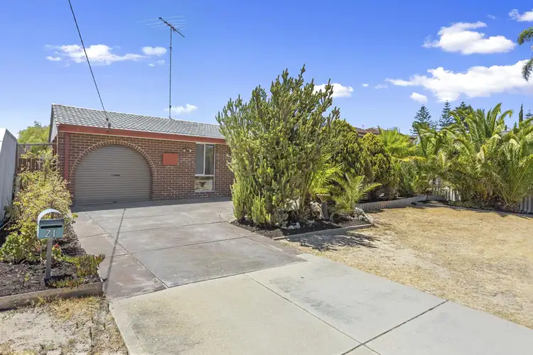 21 Peet Crescent, Trigg WA 6029