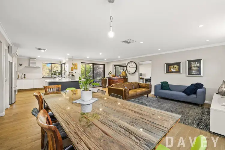 15 Burntoak Way, Kingsley WA 6026
