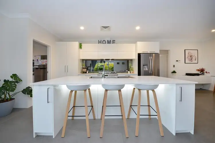 24 Fairywren Street, Banksia Grove WA 6031