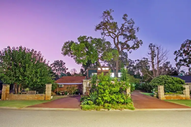 42 Grenadier Drive, Thornlie WA 6108