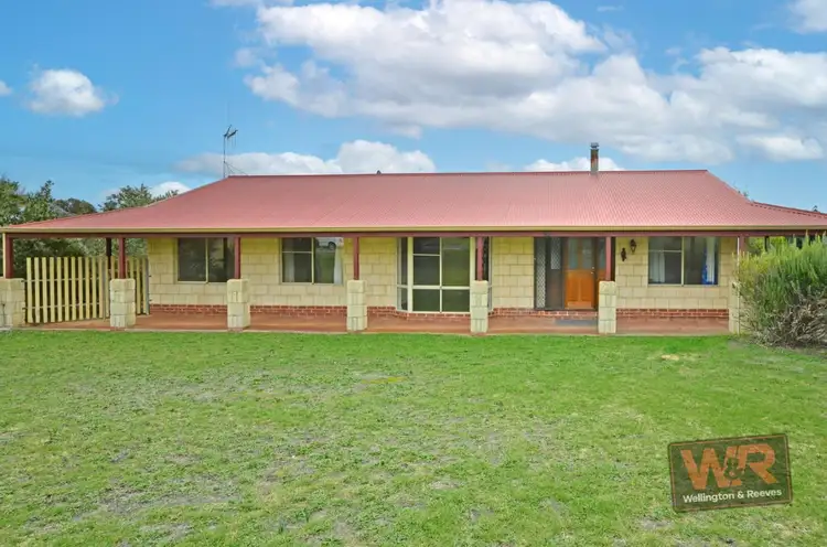 80 Katoomba Street, Orana WA 6330