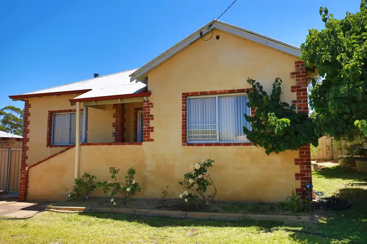 11 Hill Street, Corrigin WA 6375