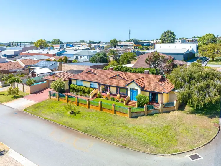 2 Widdicombe Street, Melville WA 6156