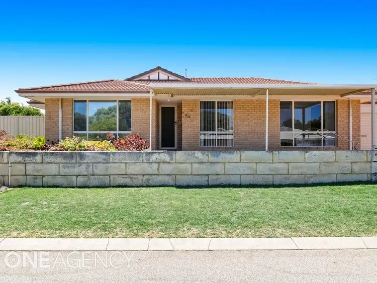 6B Garbin Place, Lake Coogee WA 6166