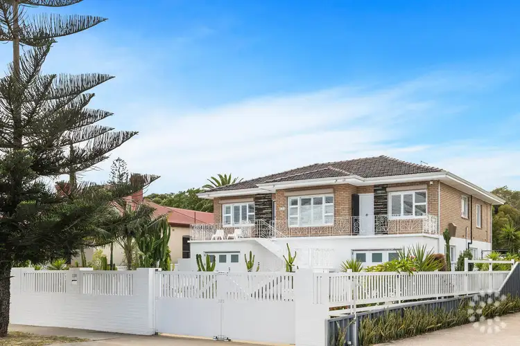 220 Hampton Road, Beaconsfield WA 6162