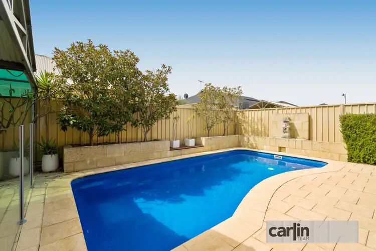 40 Riverina Parade, Lake Coogee WA 6166