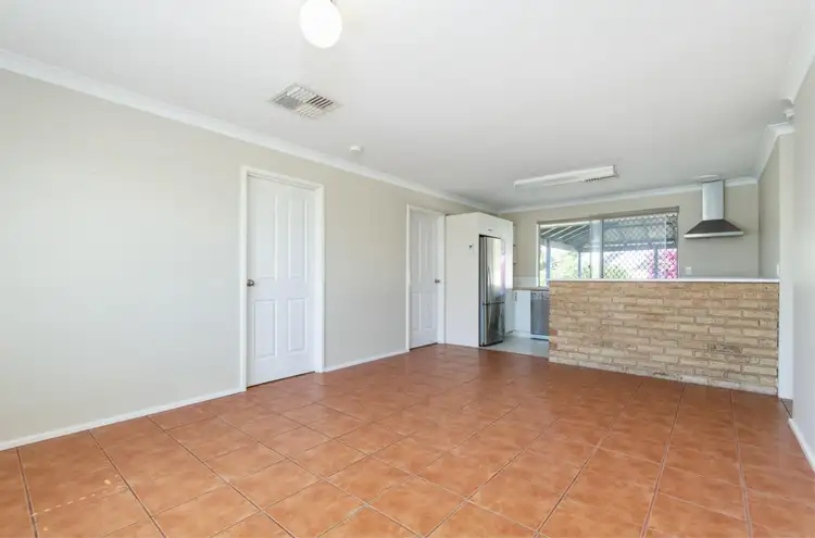 Seventh view of Homely house listing, 2 Lockeville Close, Beldon WA 6027
