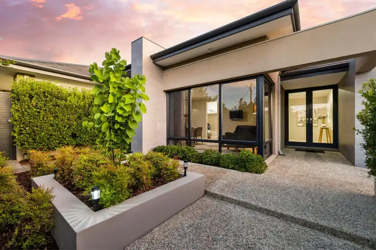 6 Selsted Place, Glendalough WA 6016