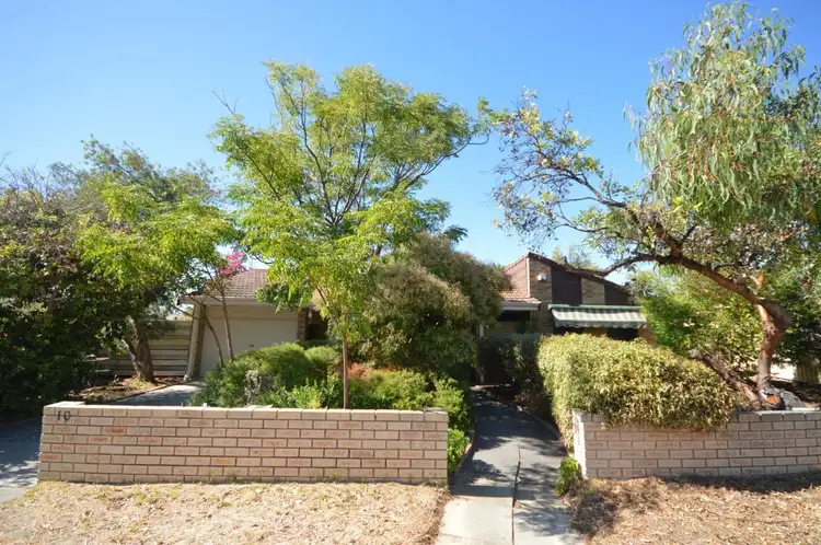 Second view of Homely house listing, 10 Neon Court, Heathridge WA 6027