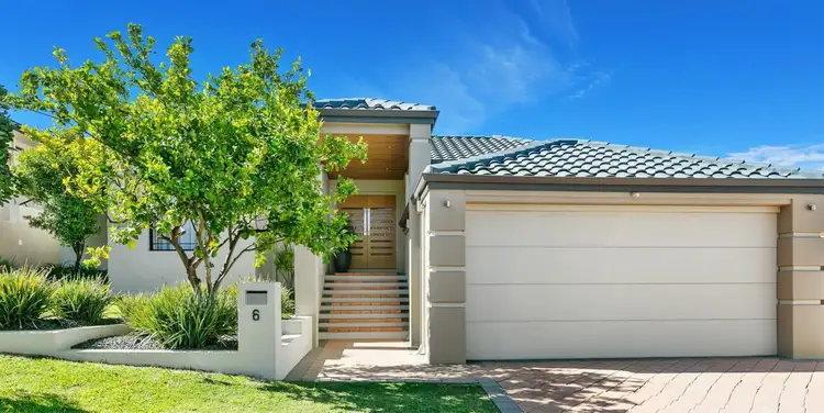 6 Pinecrest Gardens