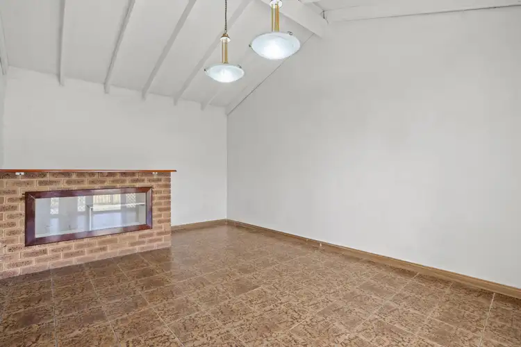 Seventh view of Homely house listing, 8 Camelot Place, Camillo WA 6111