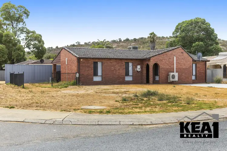 7 Palm Terrace, Forrestfield WA 6058