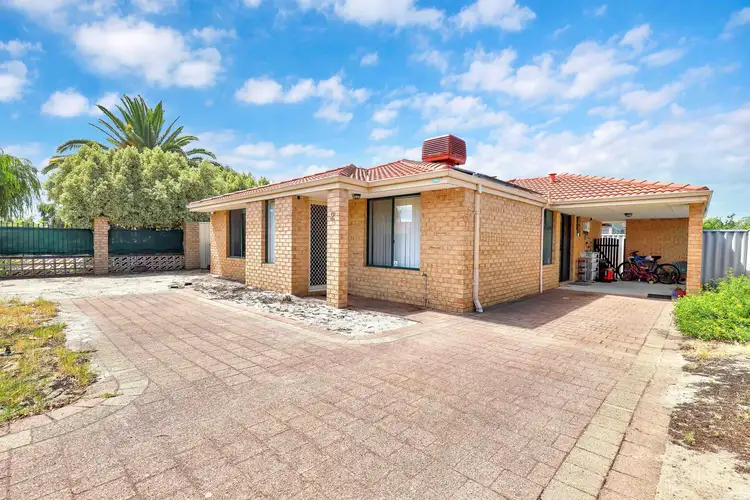 2/285-287 Wharf Street, Queens Park WA 6107