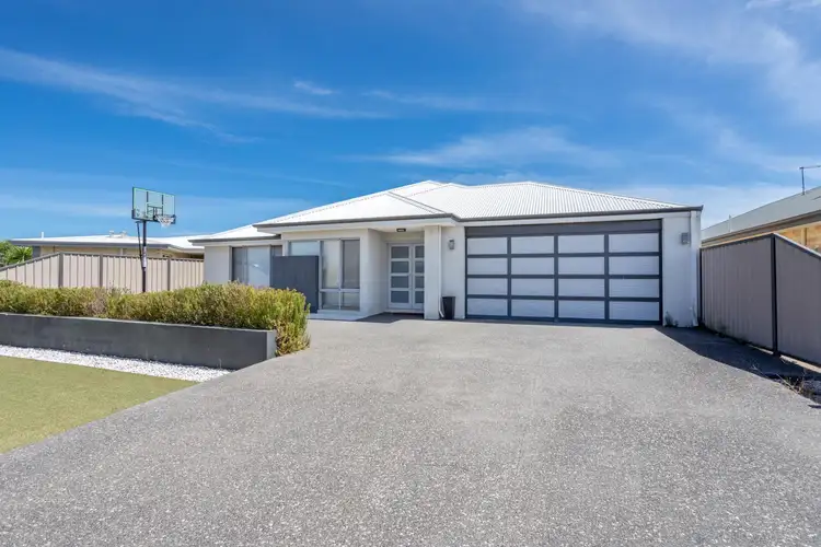 23 Tordera Parkway, Piara Waters WA 6112