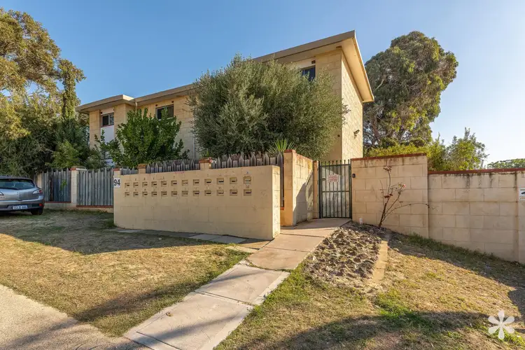 2/94 Lefroy Road, Beaconsfield WA 6162