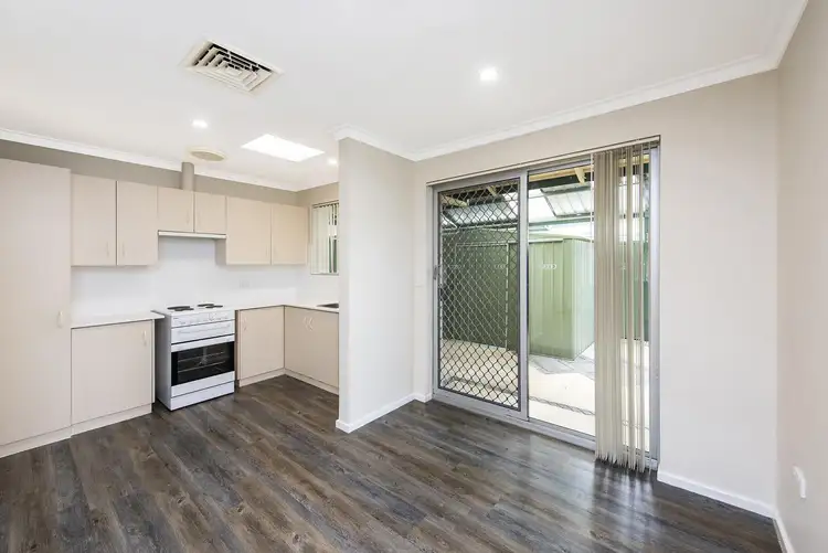 Fifth view of Homely villa listing, 33/10 Houtmans Street, Shelley WA 6148