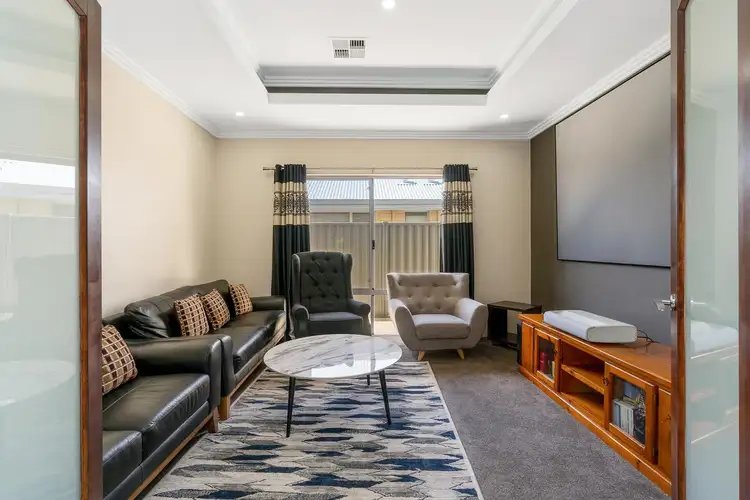 7 TUBEROSE ROAD, Piara Waters WA 6112