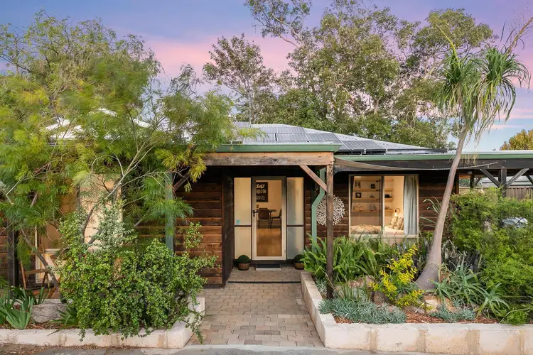 200A Carrington Street, Hilton WA 6163