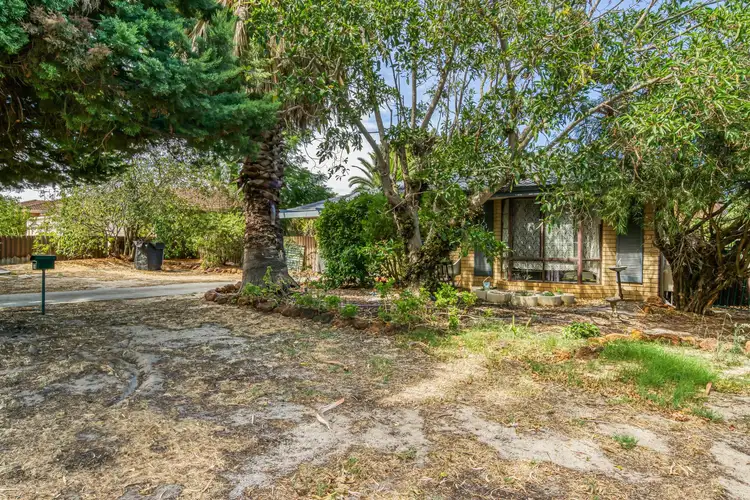 10 Huxley Court, Camillo WA 6111