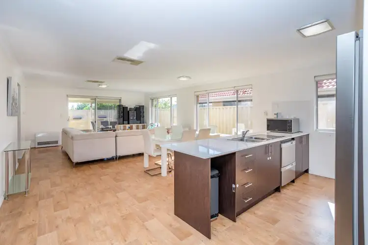 Seventh view of Homely house listing, 19 Goldfinch Bend, Harrisdale WA 6112