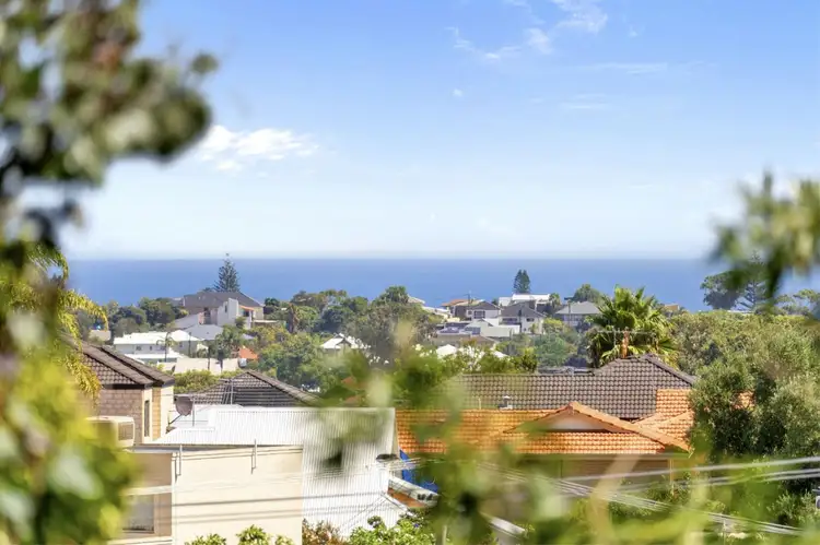 43 Oxcliffe Road, Doubleview WA 6018