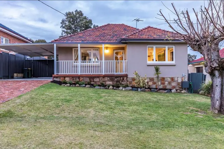 29 Stuart Street, Greenmount WA 6056