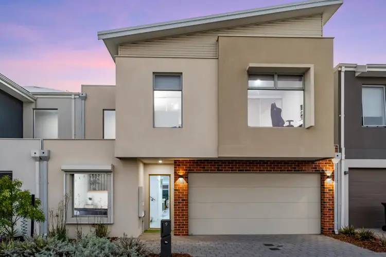 9 Minigwal Loop, Hammond Park WA 6164