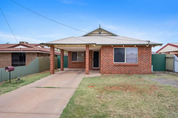 2A Burton Place, West Lamington WA 6430