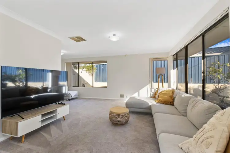 5 Fin Court, Beldon WA 6027