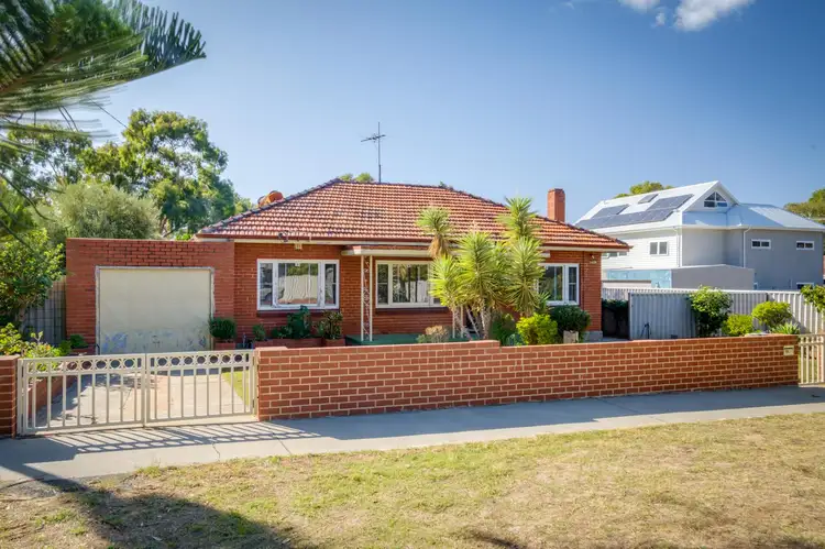 Main view of Homely house listing, 28 Smith Street, Beaconsfield WA 6162