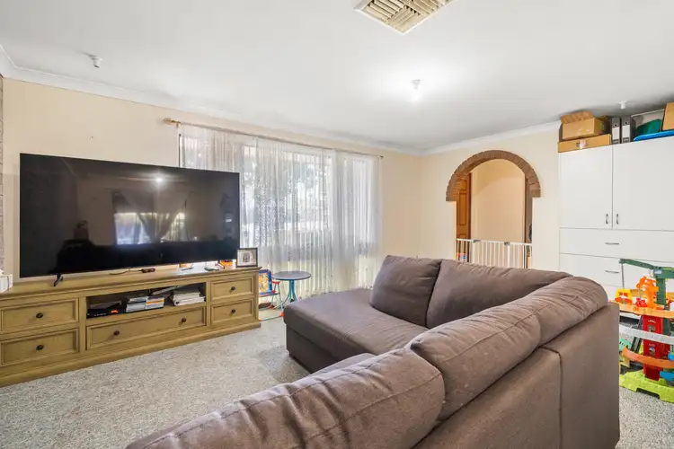 Fourth view of Homely house listing, 10 Cressida Way, Camillo WA 6111