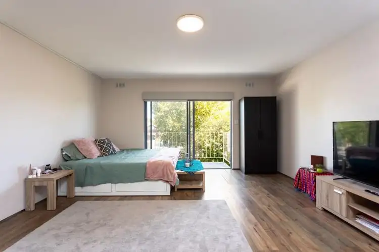 10/212 Hampden Road, Crawley WA 6009