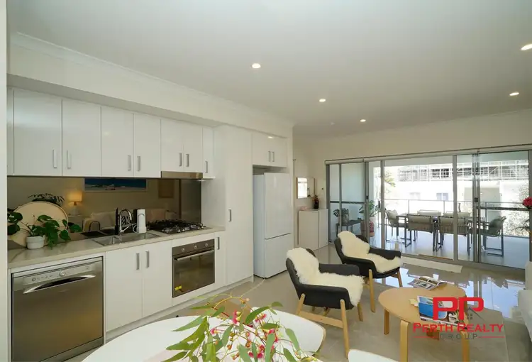 8/18 Nautilus Crescent, Scarborough WA 6019