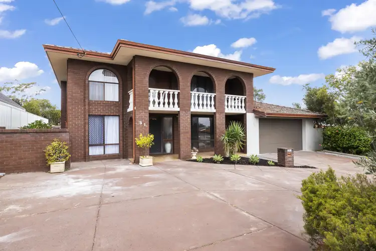 31 Ackmar Way, Swan View WA 6056