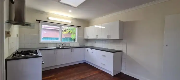 32 Ward Cres., Kelmscott WA 6111