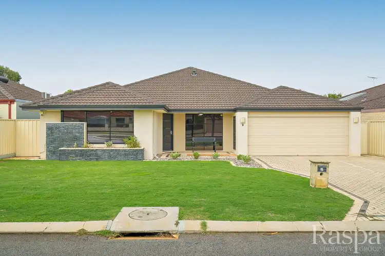 9 Tongaroo Boulevard, Success WA 6164