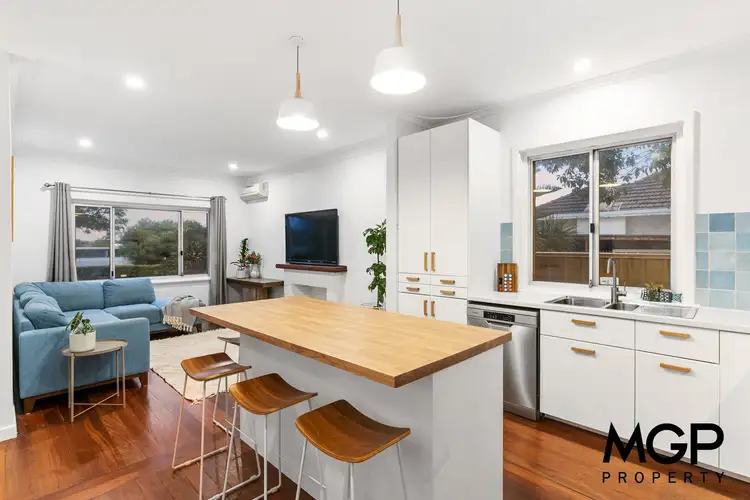 36 Redwood Crescent, Melville WA 6156