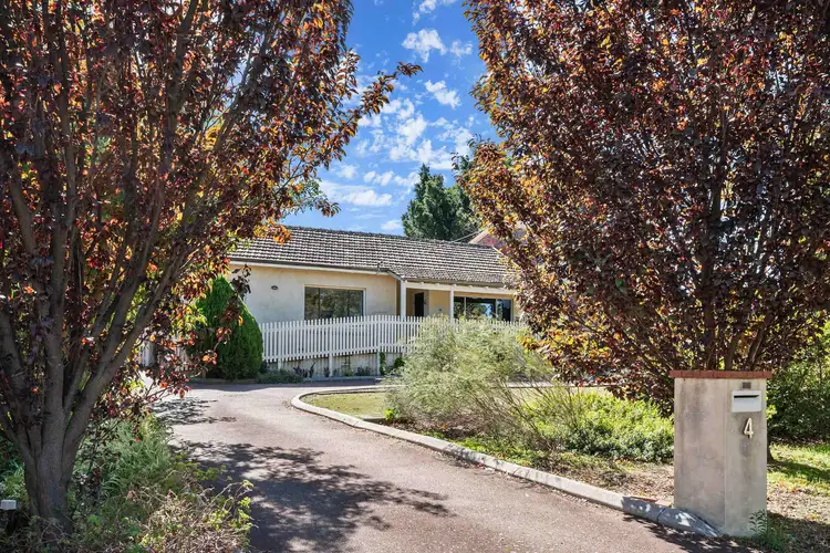 4 Traylen Road, Kalamunda WA 6076