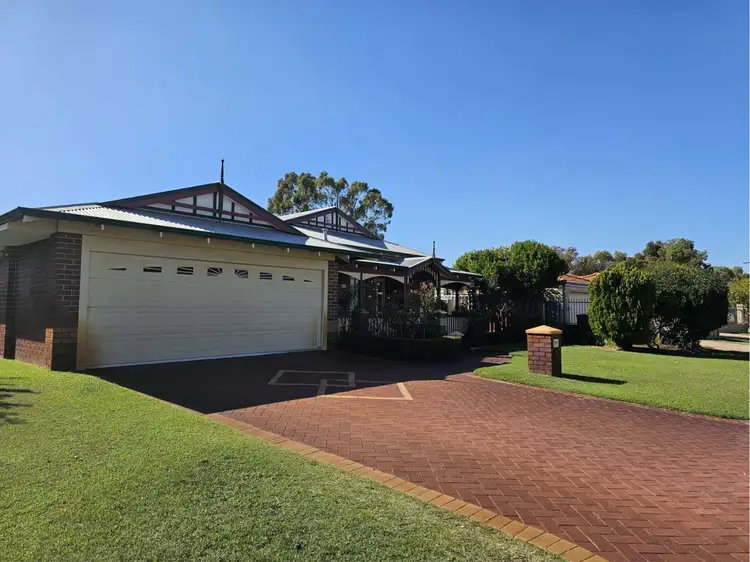 7 Mullingar Close, Waterford WA 6152