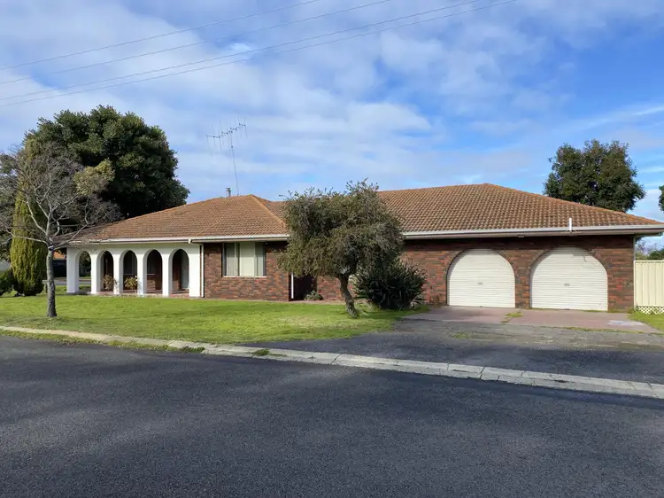 1 Marmion  Street, Katanning WA 6317
