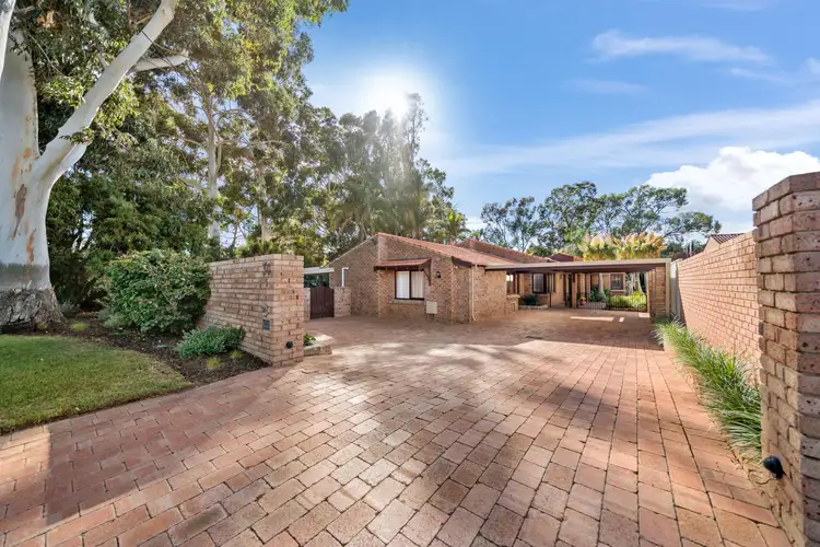 30 Guinevere Way, Carine WA 6020