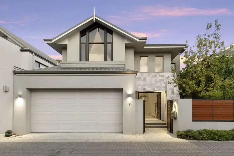 7 Darbyshire Drive, Subiaco WA 6008