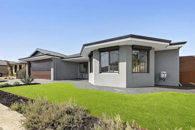 18 Murphy Crescent
