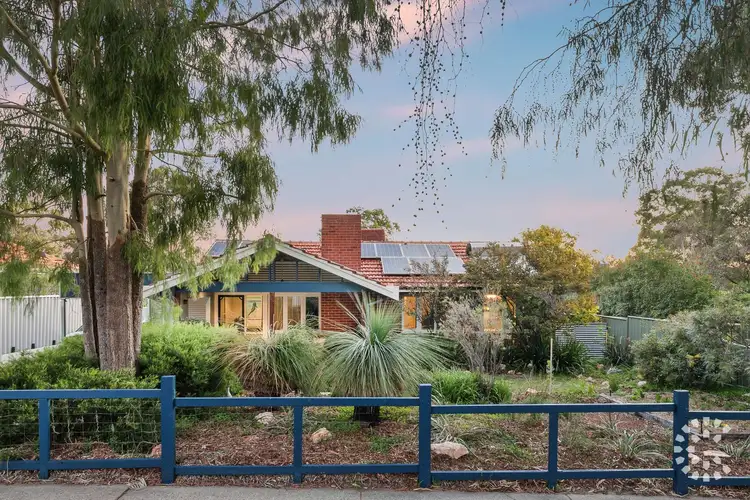 4 Sumpton Street, Hilton WA 6163