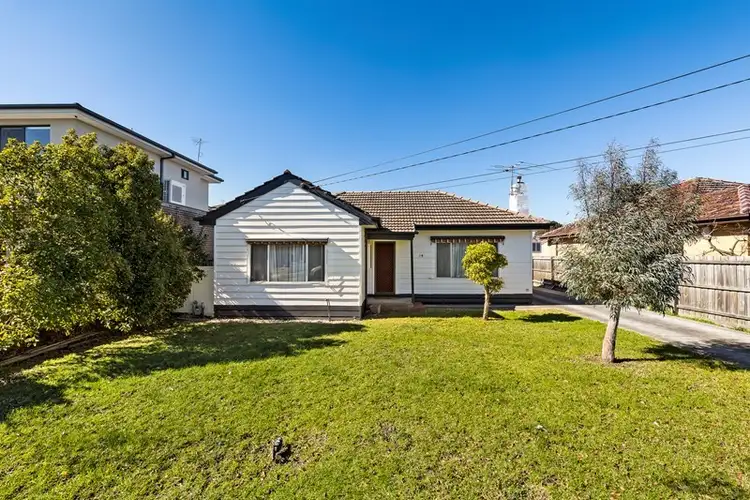 1/18 Alfred Grove, Oakleigh East VIC 3166