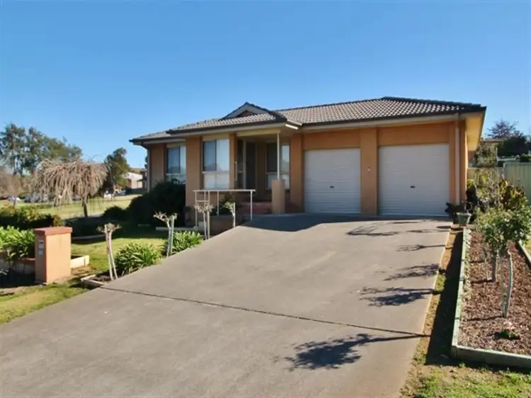28 McNarry Place, Young NSW 2594