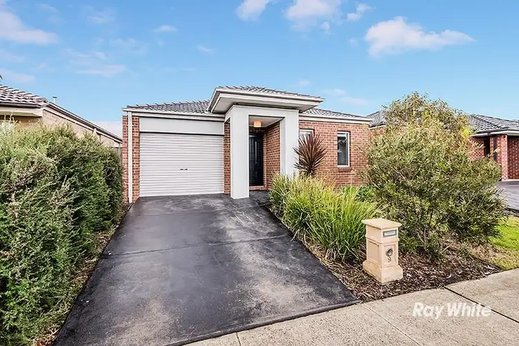 9 Lemon Grove, Cranbourne West VIC 3977