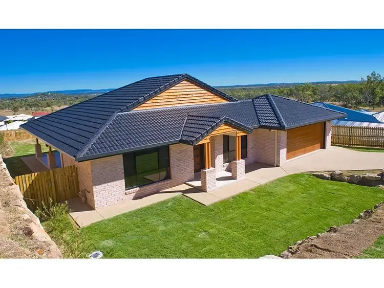 8 Skyline Drive, Norman Gardens QLD 4701