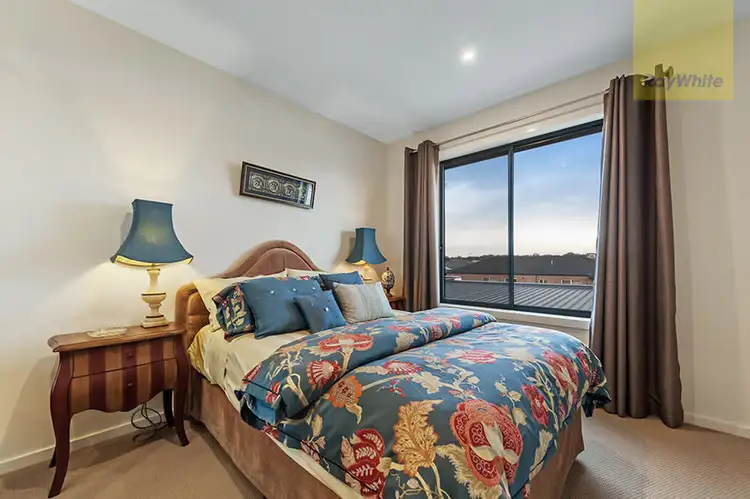 Seventh view of Homely house listing, 19 Channel Walk, Craigieburn VIC 3064